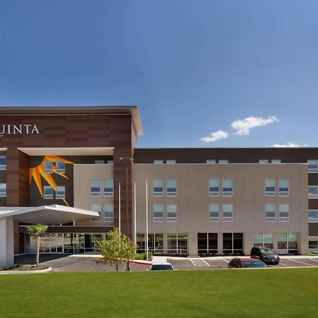 La Quinta Inn & Suites By Wyndham San Antonio Seaworld Lafb Eksteriør billede