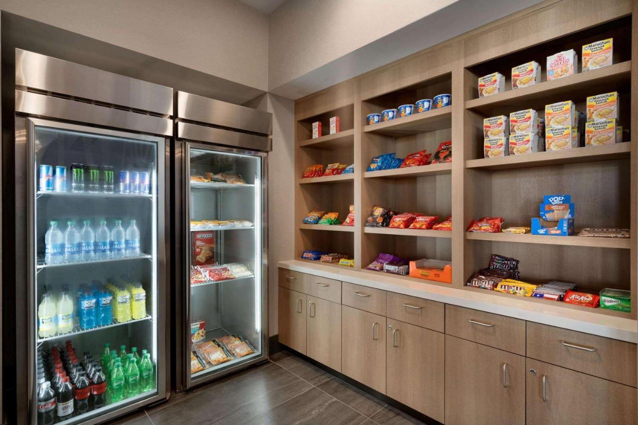 La Quinta Inn & Suites By Wyndham San Antonio Seaworld Lafb Eksteriør billede