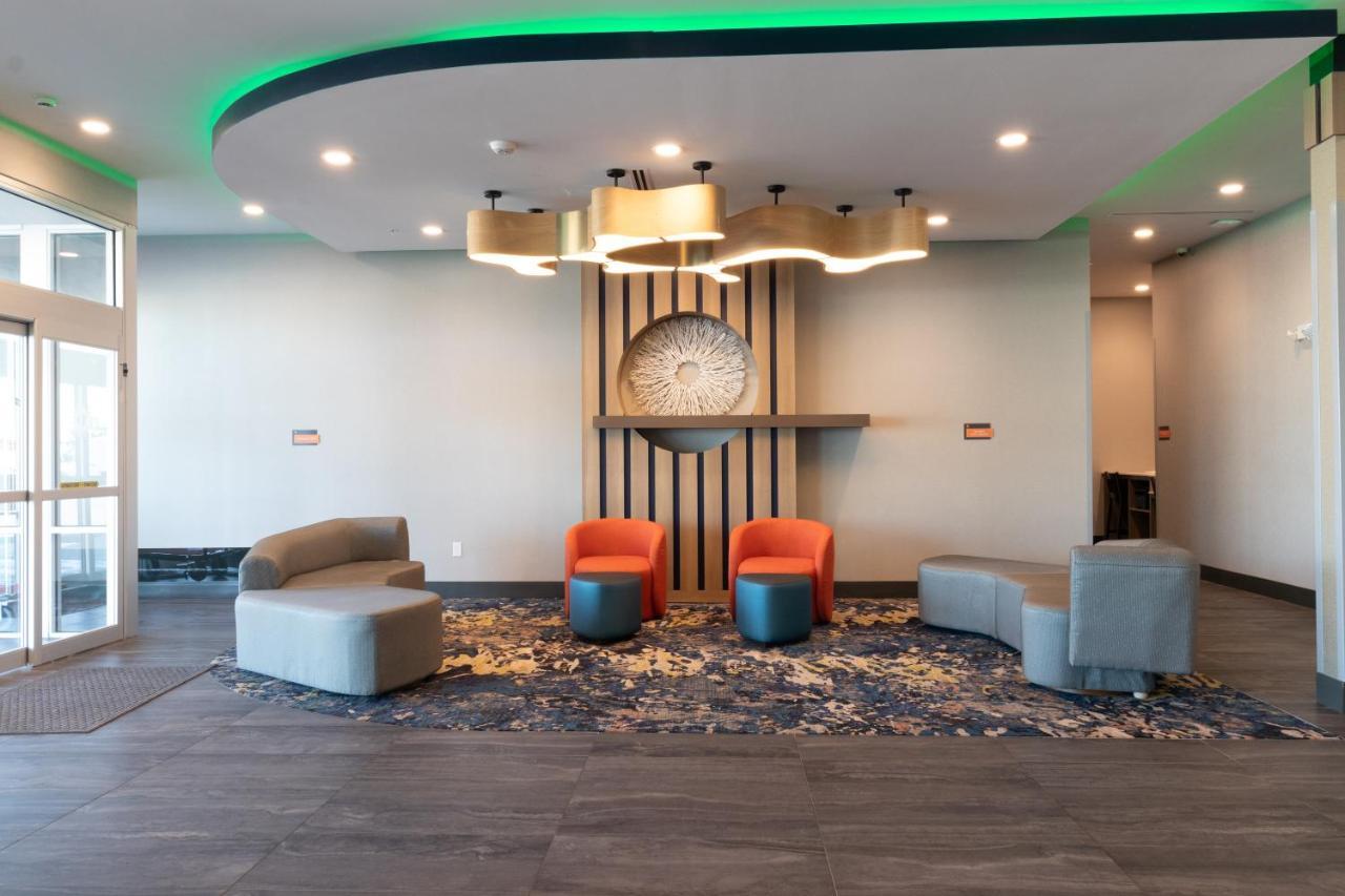 La Quinta Inn & Suites By Wyndham San Antonio Seaworld Lafb Eksteriør billede