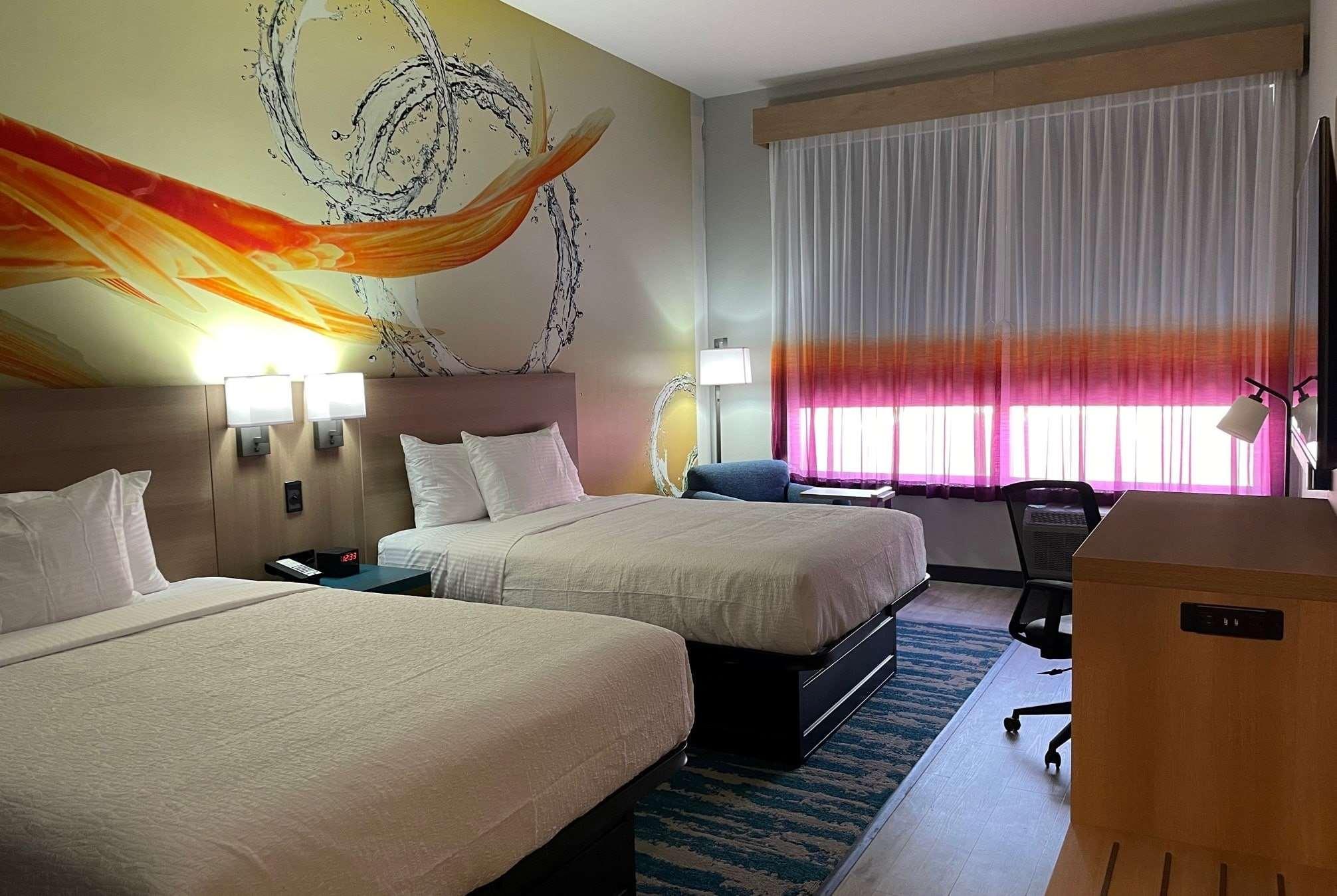La Quinta Inn & Suites By Wyndham San Antonio Seaworld Lafb Eksteriør billede