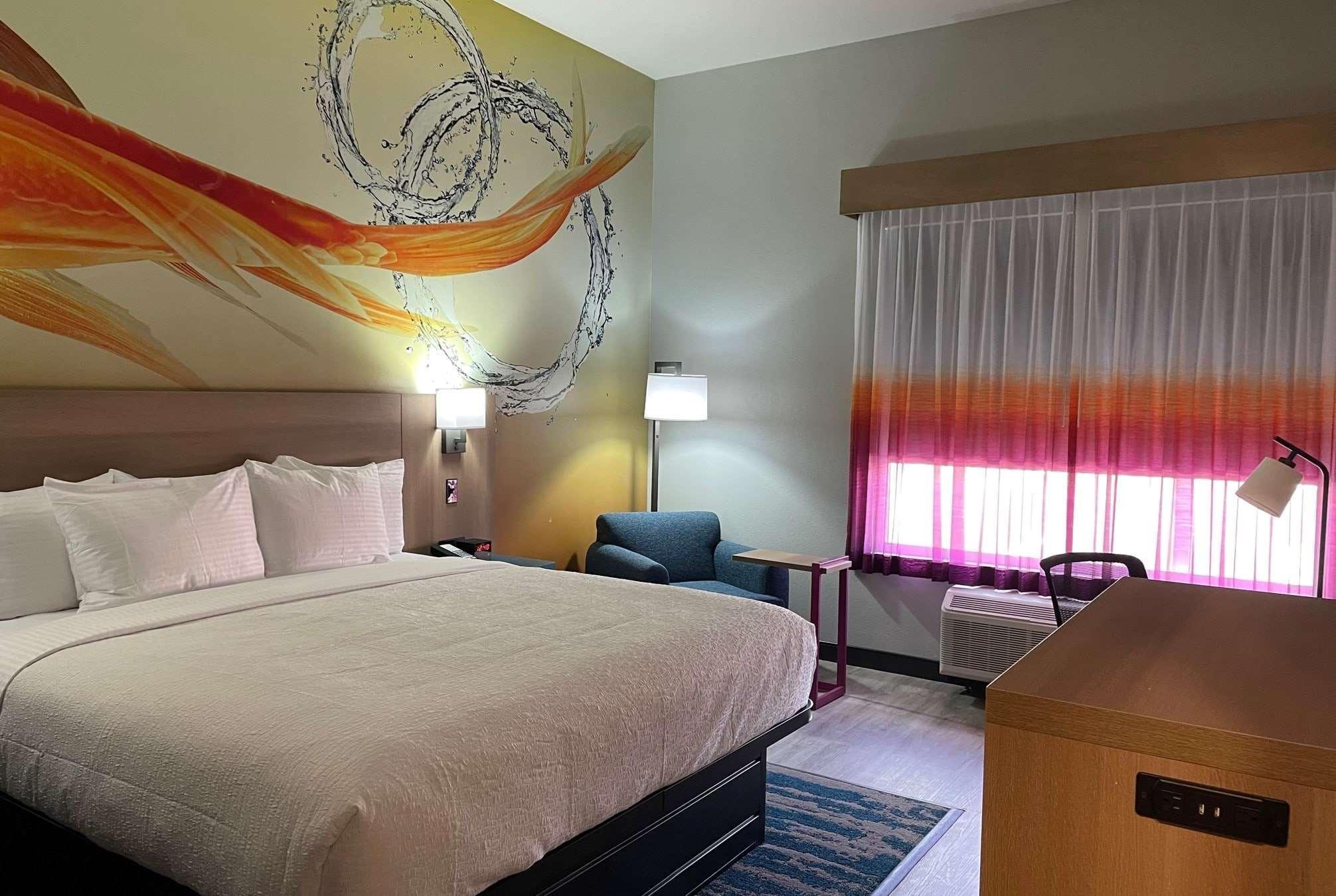 La Quinta Inn & Suites By Wyndham San Antonio Seaworld Lafb Eksteriør billede