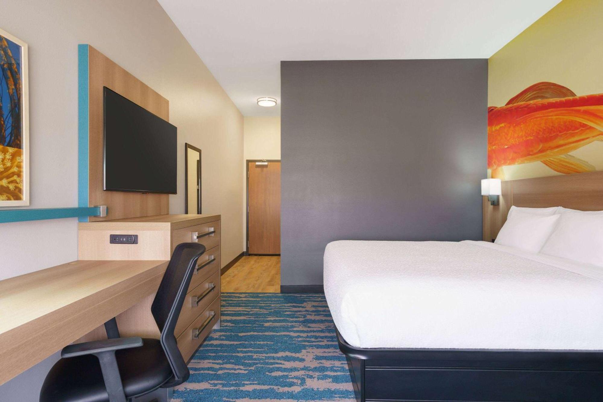 La Quinta Inn & Suites By Wyndham San Antonio Seaworld Lafb Eksteriør billede