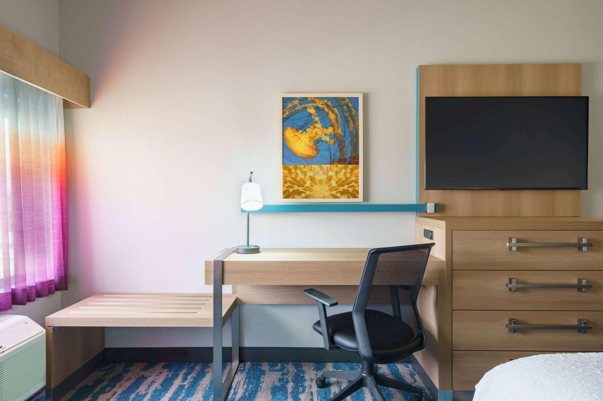 La Quinta Inn & Suites By Wyndham San Antonio Seaworld Lafb Eksteriør billede