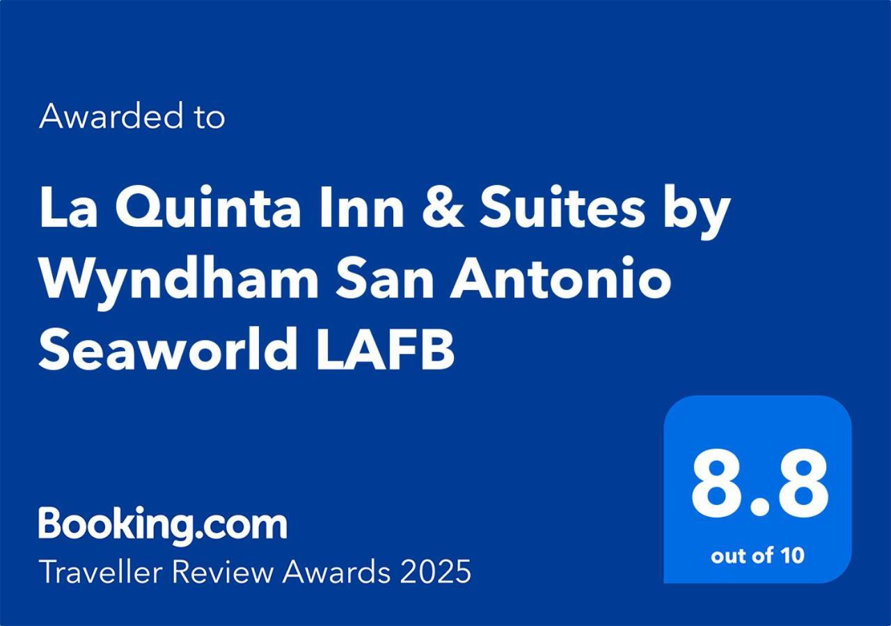 La Quinta Inn & Suites By Wyndham San Antonio Seaworld Lafb Eksteriør billede